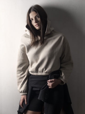 Ilaria, ritratto in studio. 2020 Ugo Baldassarre. Model: Ilaria Golino