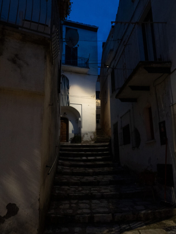 Un suggestivo scorcio notturno nei pressi della mia dimora