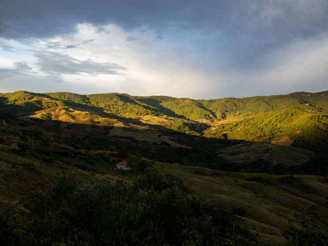 La luci del mattino, andando verso Montepiano