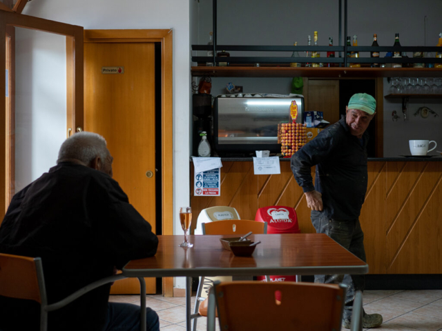 Il bar è il luogo preferito per socializzare, a qualsiasi ora del giorno